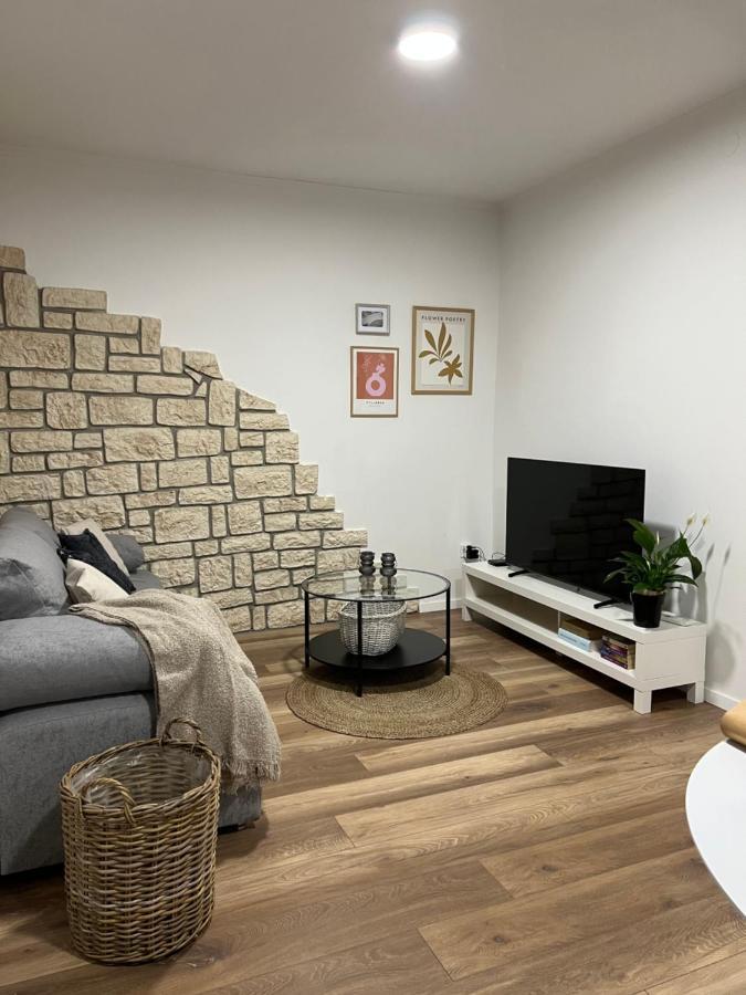 Cinderella Apartment With Free Parking Pula Buitenkant foto